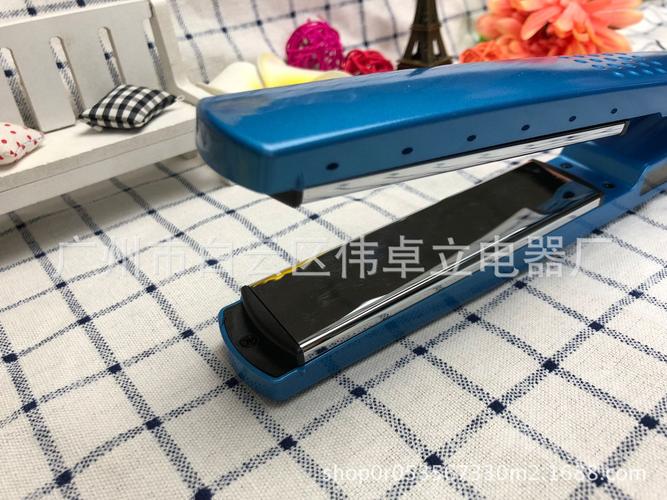 厂家直销批发外贸热销款四分之一直发器卷发器梳子夹板卷发棒套装